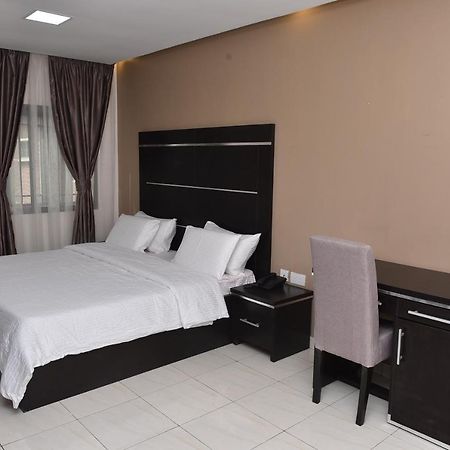 Urban Metro Inn Lagos Exterior foto