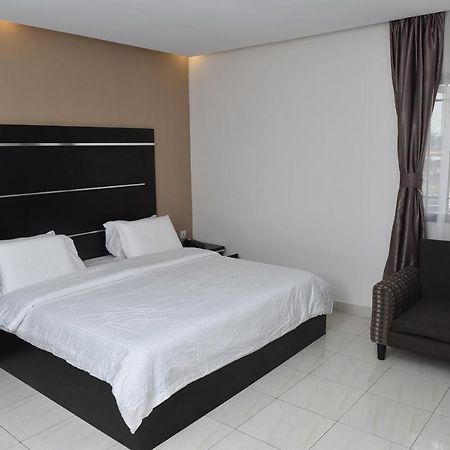 Urban Metro Inn Lagos Exterior foto