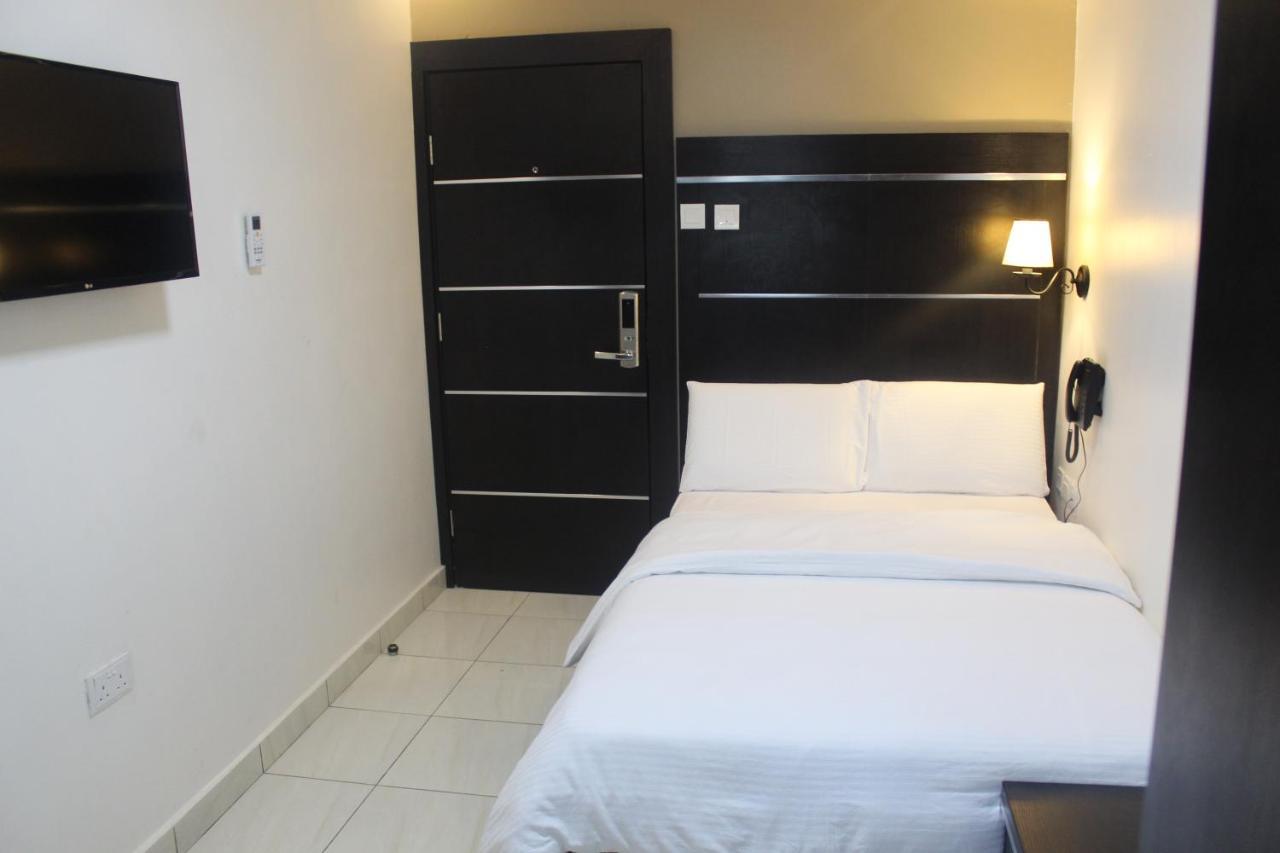 Urban Metro Inn Lagos Exterior foto