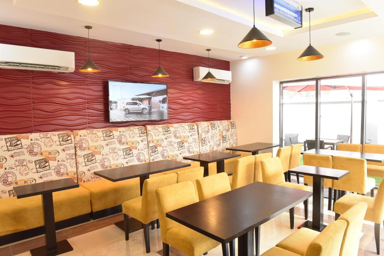 Urban Metro Inn Lagos Exterior foto